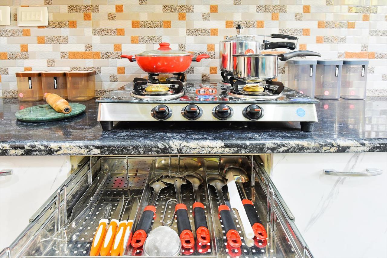 Bedchambers Medicity Serviced Apartments In Gurgaon Eksteriør bilde