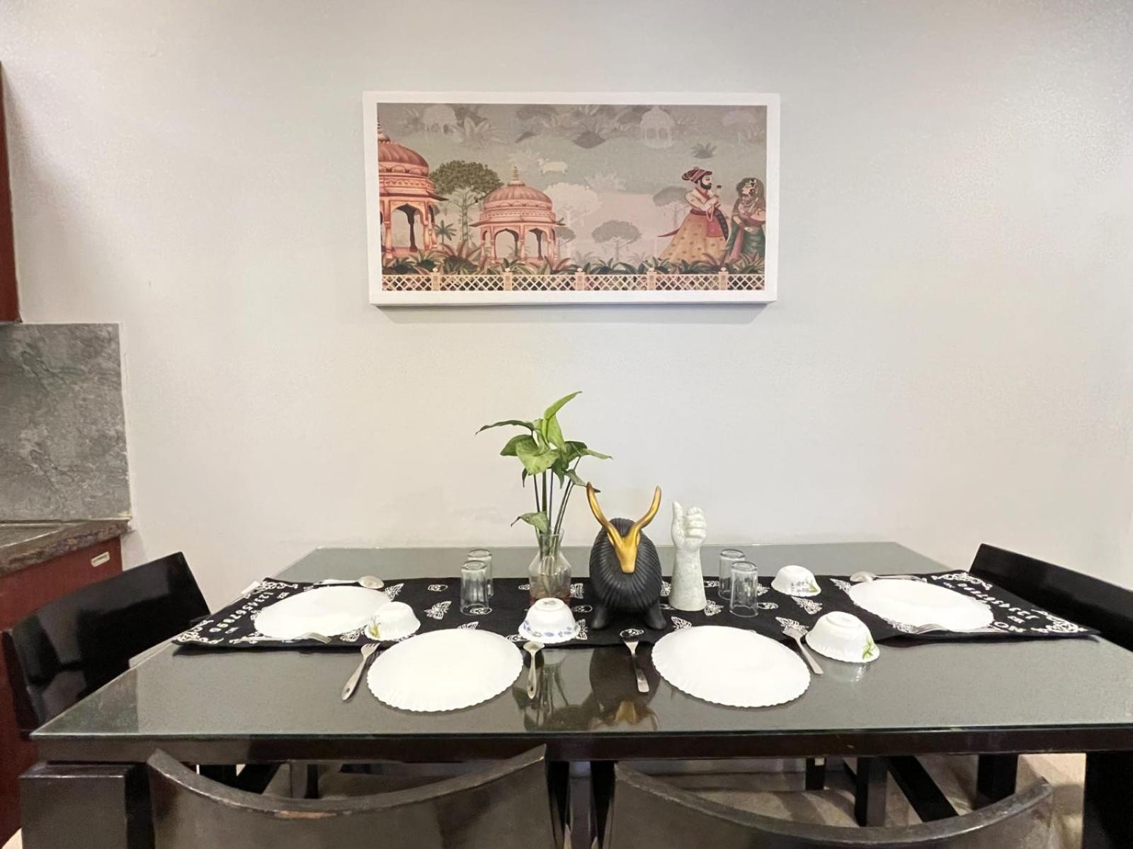Bedchambers Medicity Serviced Apartments In Gurgaon Eksteriør bilde