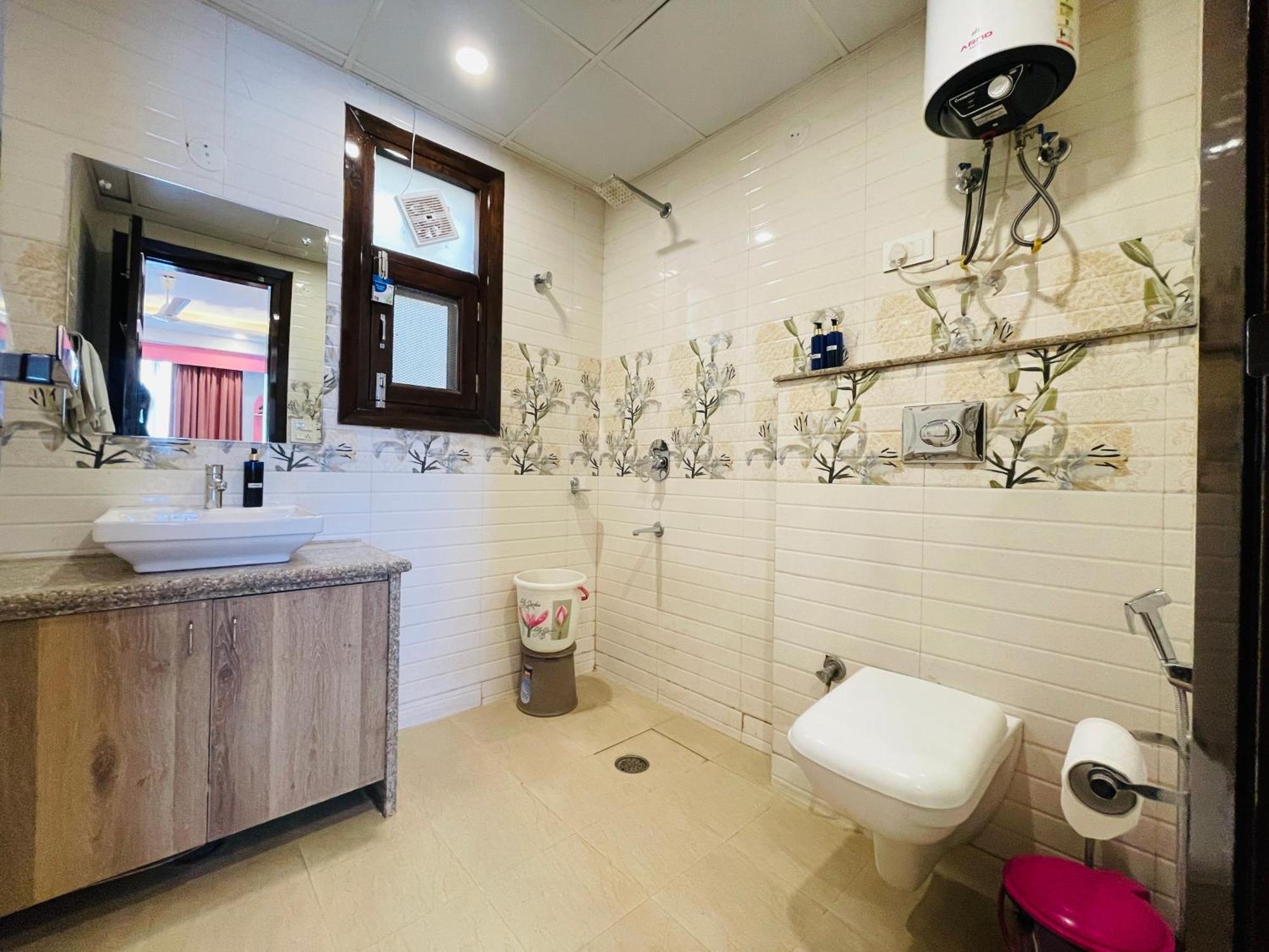 Bedchambers Medicity Serviced Apartments In Gurgaon Eksteriør bilde